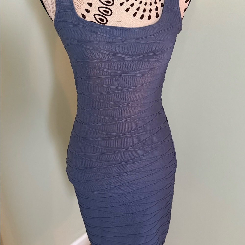 Windsor Textured Blue Midi Dress Size Medium